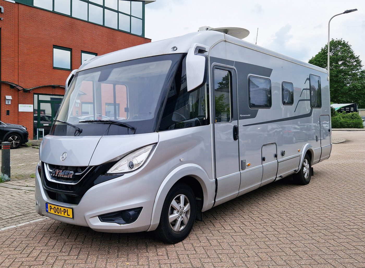 Integraal, een camper met een eigen cabine over de volle breedte
